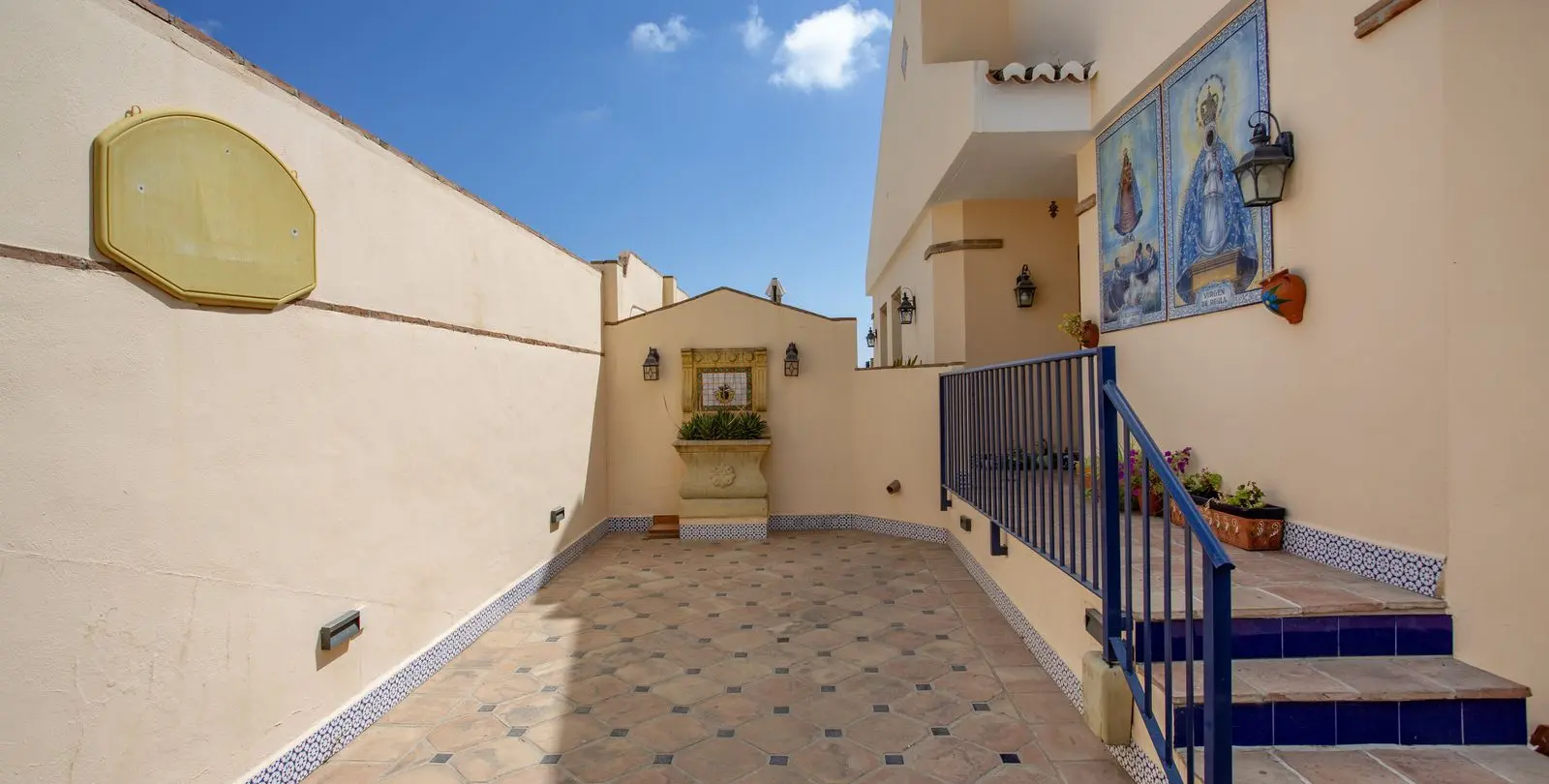 Продажа дома на две семьи в Benalmadena 2