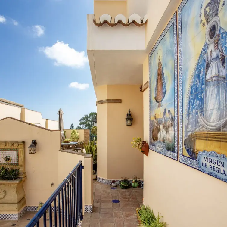 Продажа дома на две семьи в Benalmadena