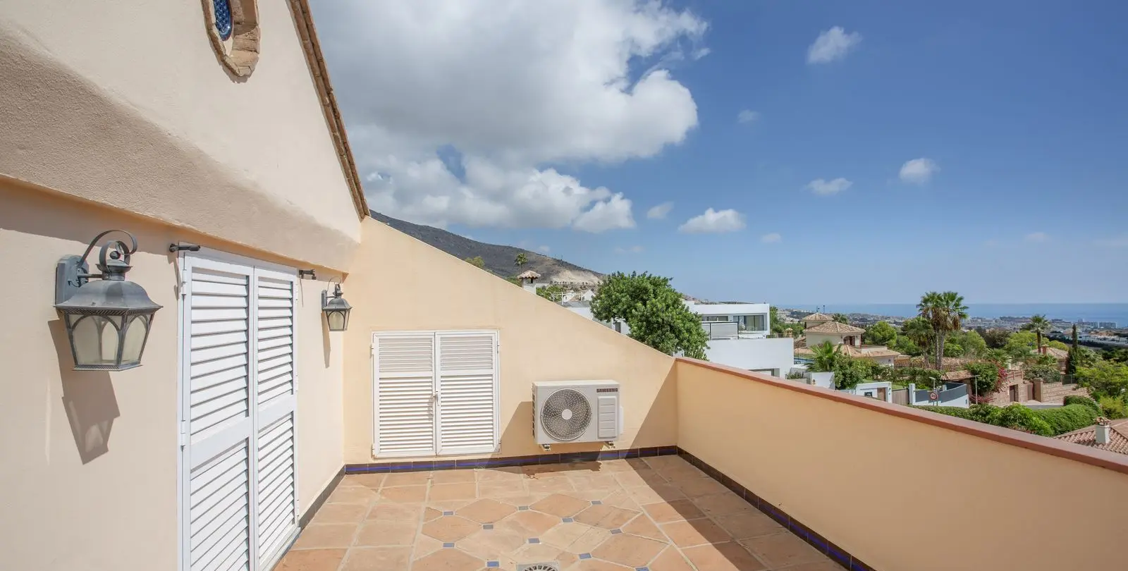 Продажа дома на две семьи в Benalmadena 17