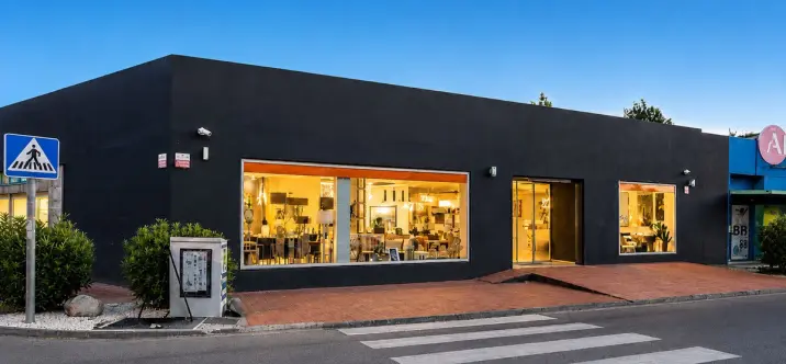 Long-term rent of commercial premises in Estepona 0