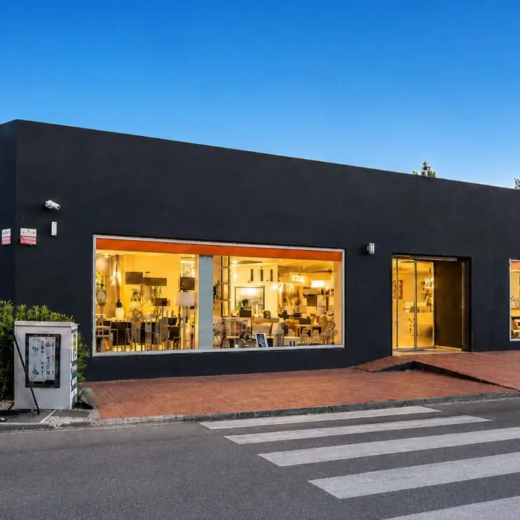 Long-term rent of commercial premises in Estepona