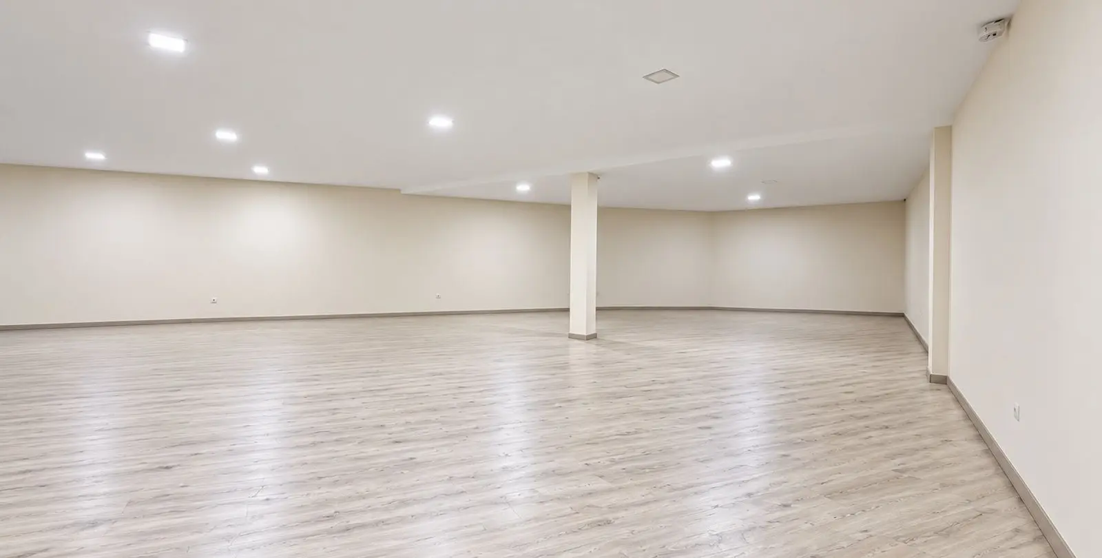 Venta de local comercial en Atalaya 7