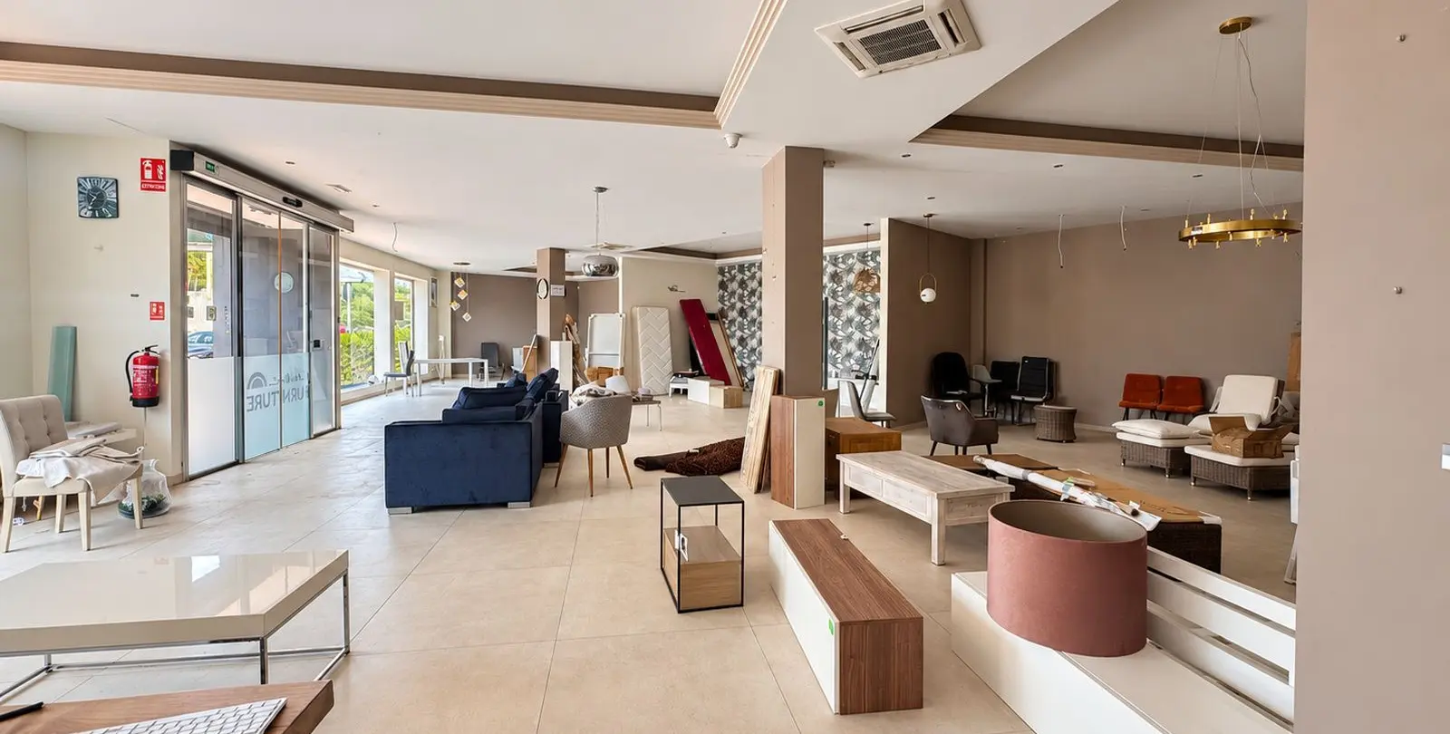 Venta de local comercial en Atalaya 15