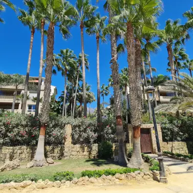 Venta de apartamento en planta media en The Golden Mile