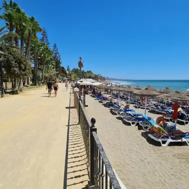 Venta de apartamento en planta media en The Golden Mile