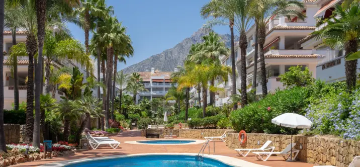 Venta de apartamento en planta media en The Golden Mile 3