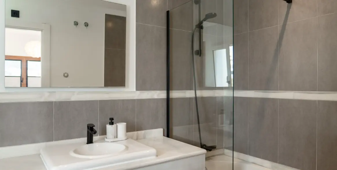 Продажа  отдельно стоящей виллы в Estepona 12