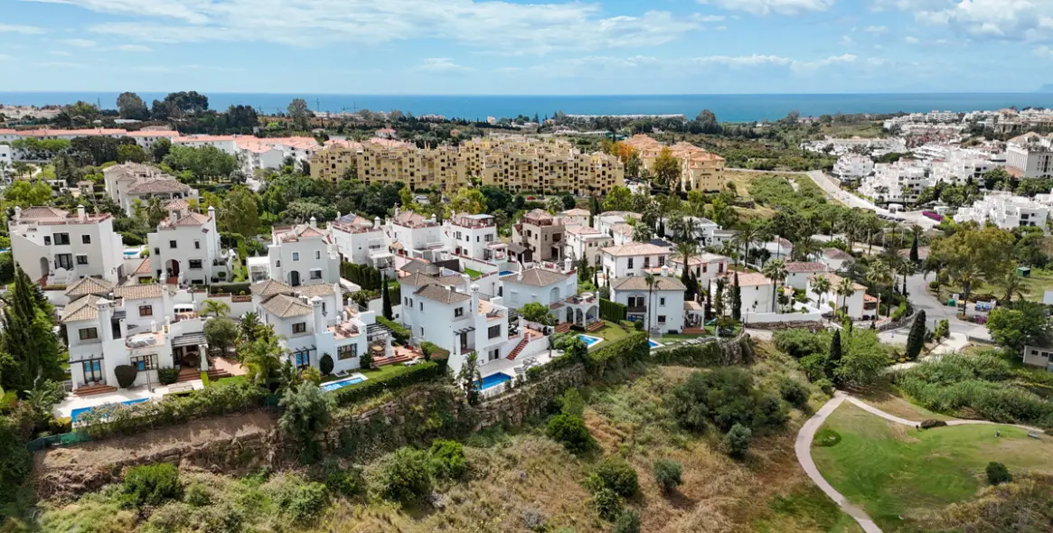 Продажа  отдельно стоящей виллы в Estepona 37