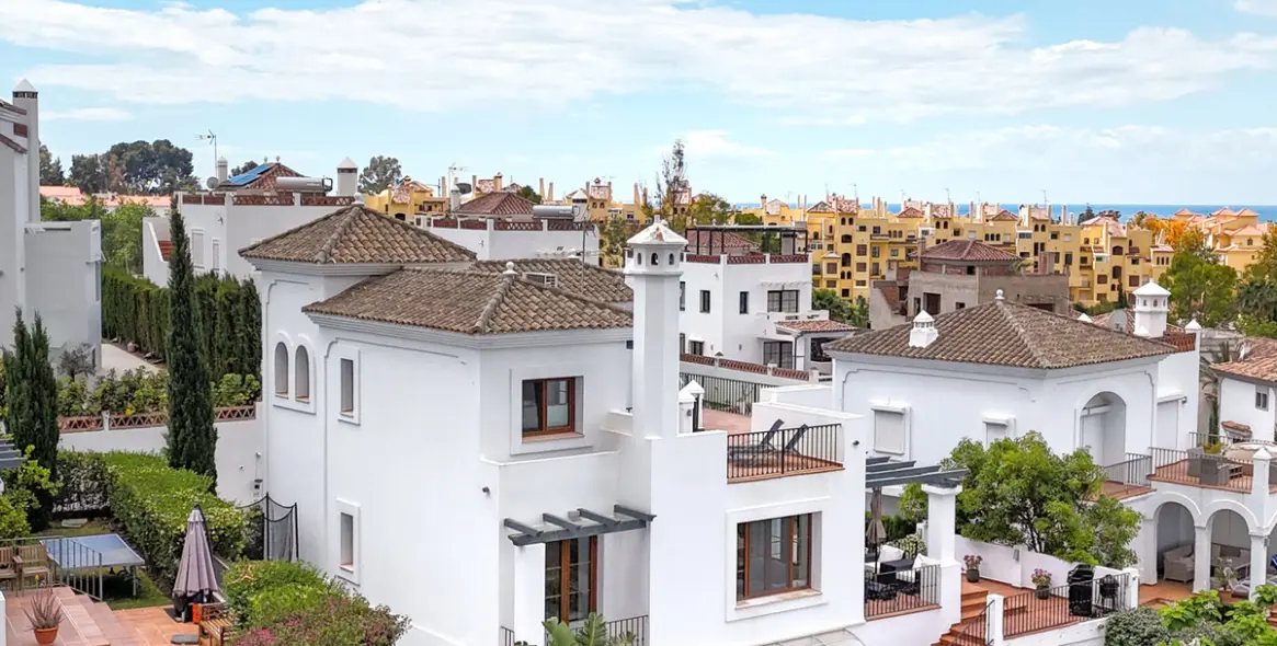 Продажа  отдельно стоящей виллы в Estepona 38