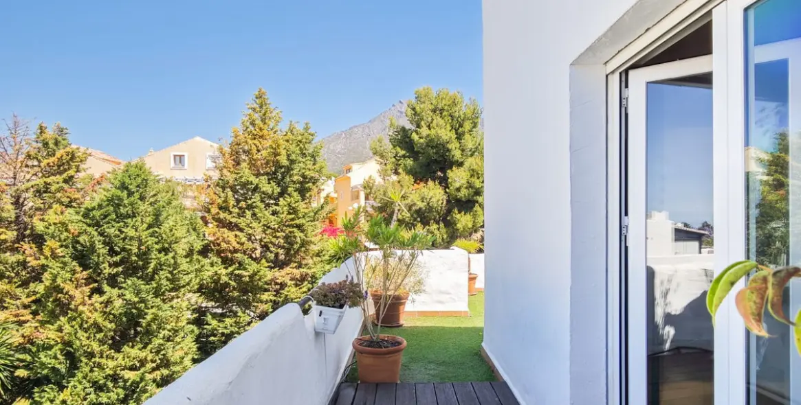 Продажа двухуровневого пентхауса в Marbella 18