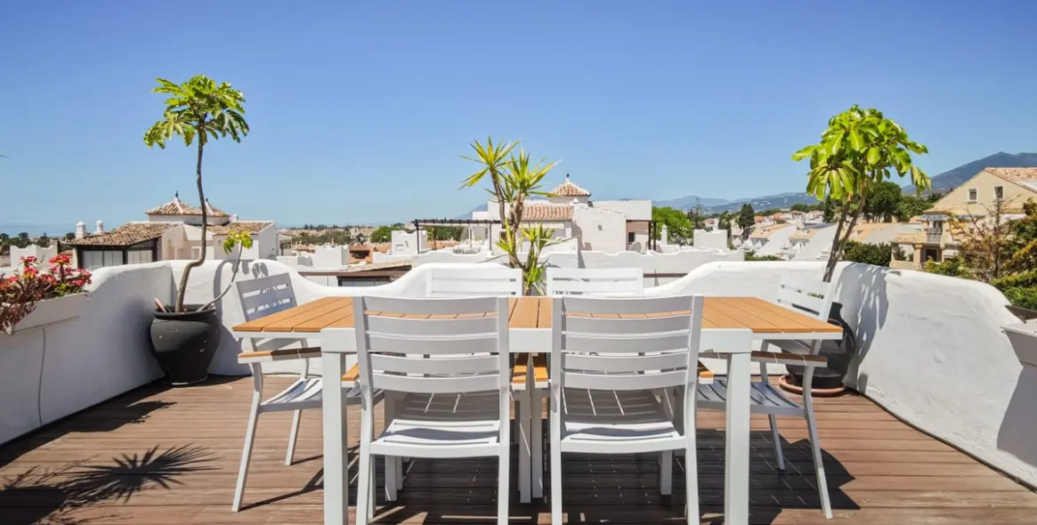 Продажа двухуровневого пентхауса в Marbella 30