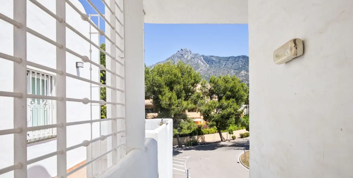 Продажа двухуровневого пентхауса в Marbella 42