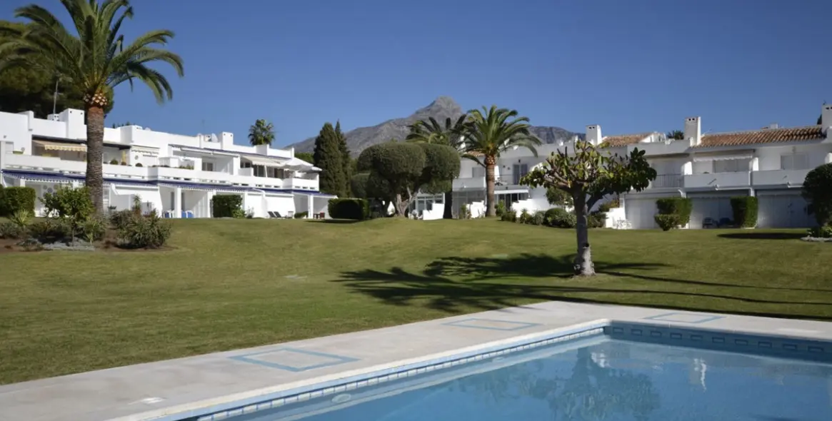 Продажа таунхауса в Nueva Andalucía 18