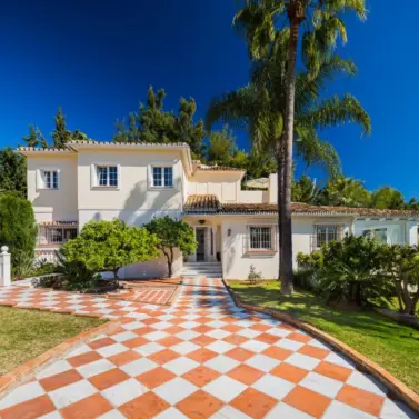 Venta de villa independiente en Nagüeles
