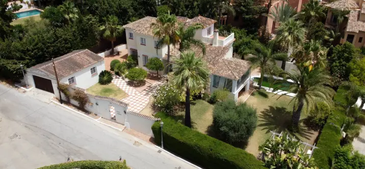 Venta de villa independiente en Nagüeles 1