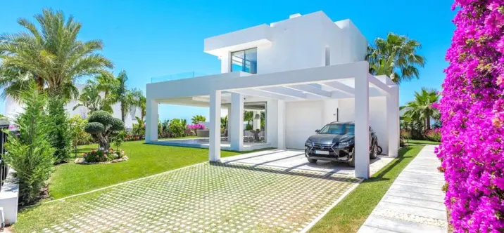 Venta de villa independiente en Marbella 0