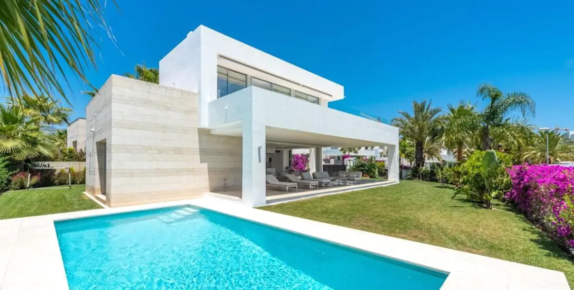 Продажа  отдельно стоящей виллы в Marbella 2