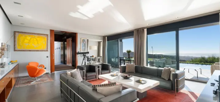 Venta de villa independiente en Altos de los Monteros 4