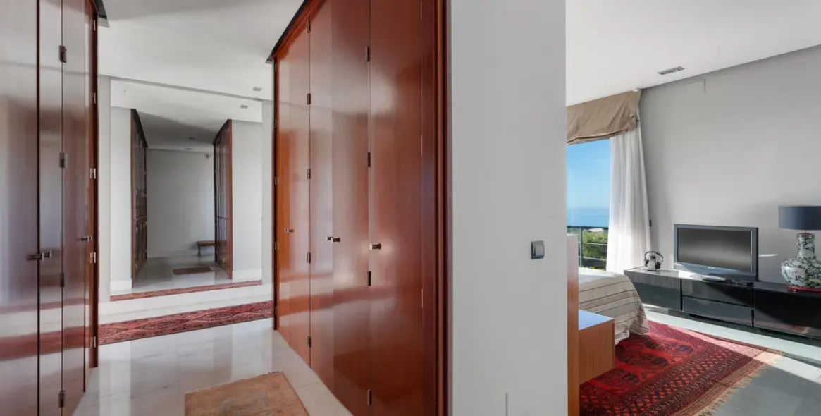 Продажа  отдельно стоящей виллы в Altos de los Monteros 18