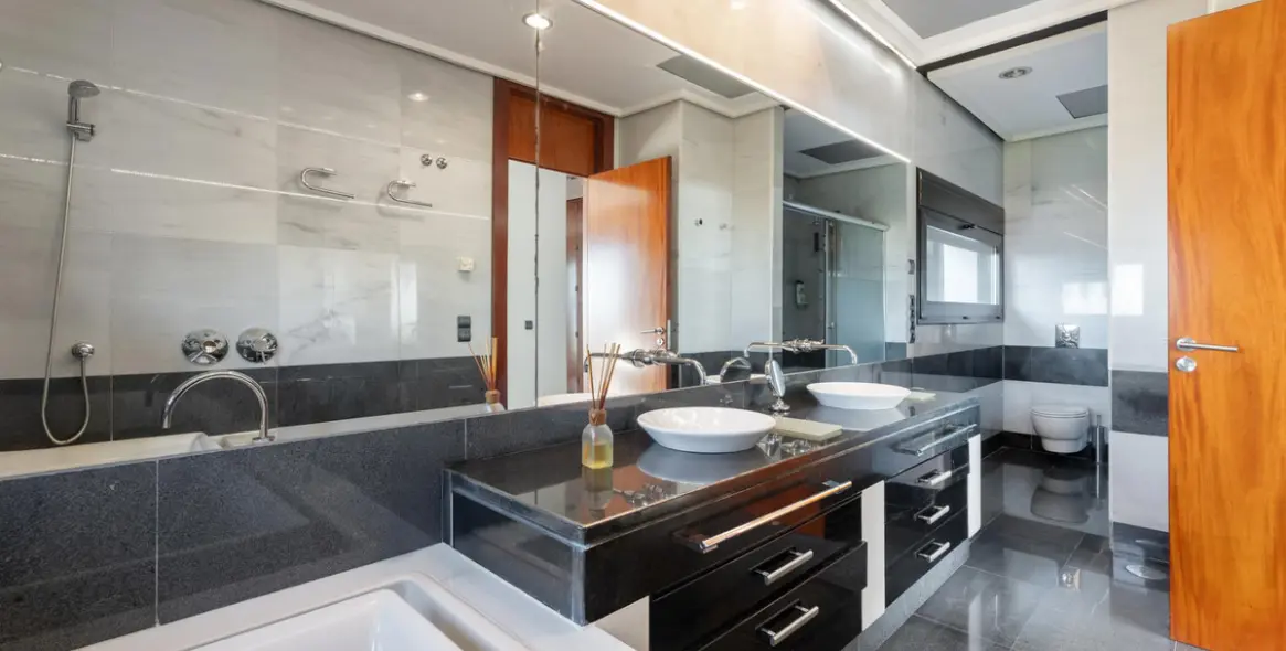 Продажа  отдельно стоящей виллы в Altos de los Monteros 23