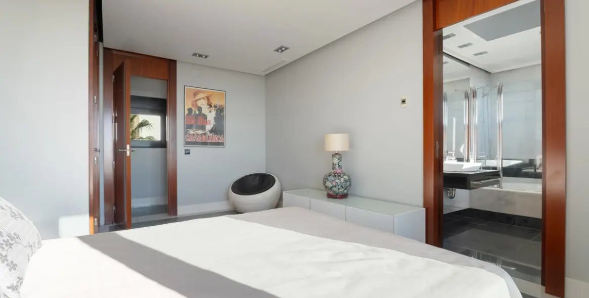 Продажа  отдельно стоящей виллы в Altos de los Monteros 29