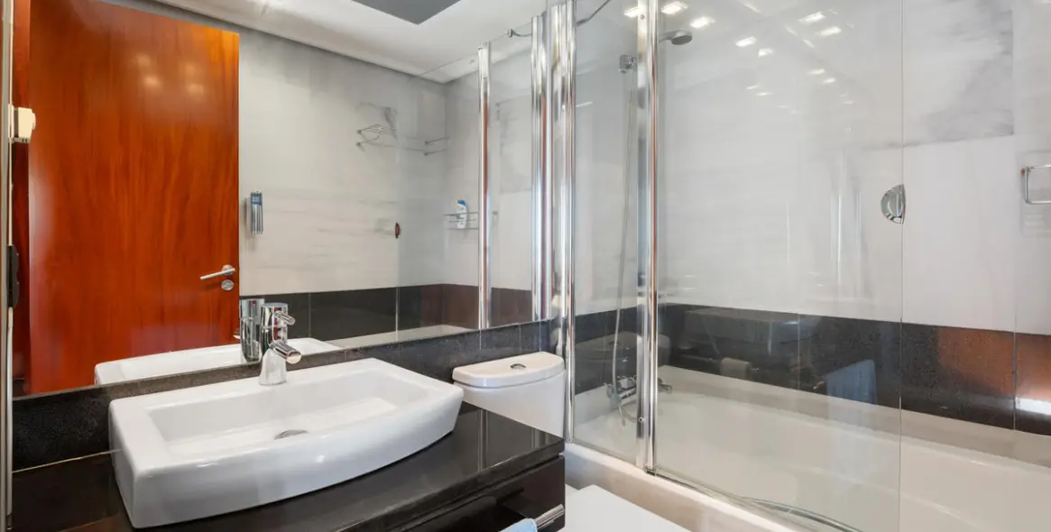 Продажа  отдельно стоящей виллы в Altos de los Monteros 37