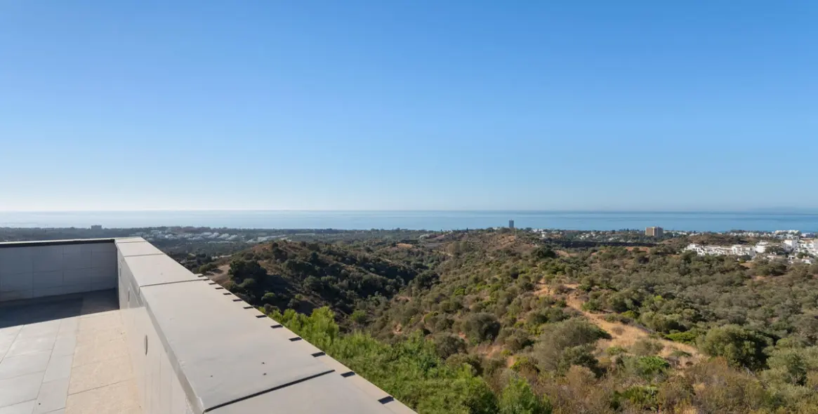 Продажа  отдельно стоящей виллы в Altos de los Monteros 44