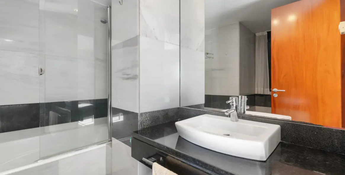 Продажа  отдельно стоящей виллы в Altos de los Monteros 56