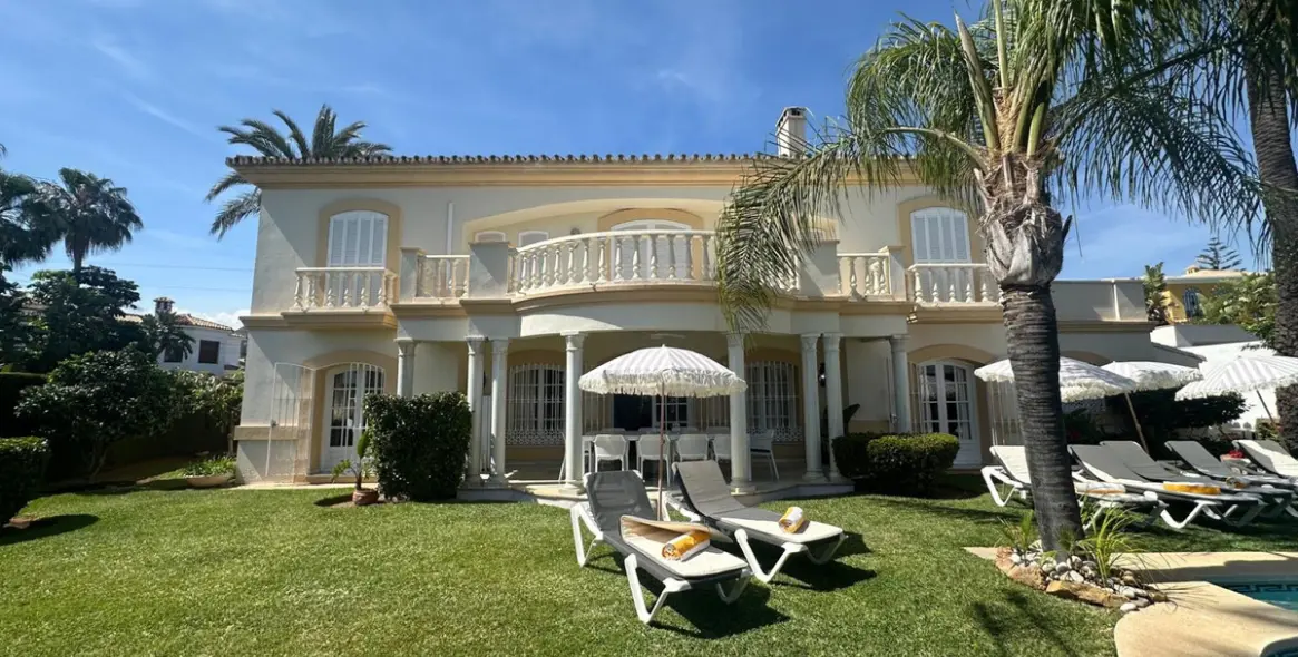 Short-term rent of detached villa in Marbella 1