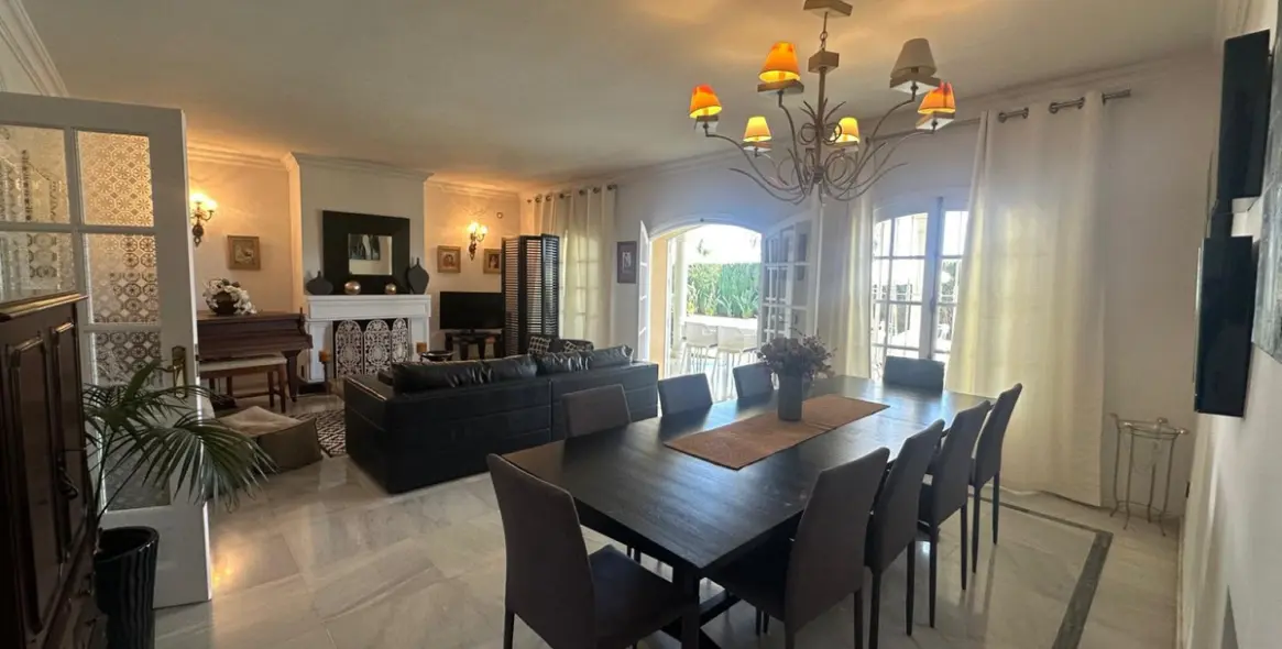 Short-term rent of detached villa in Marbella 9
