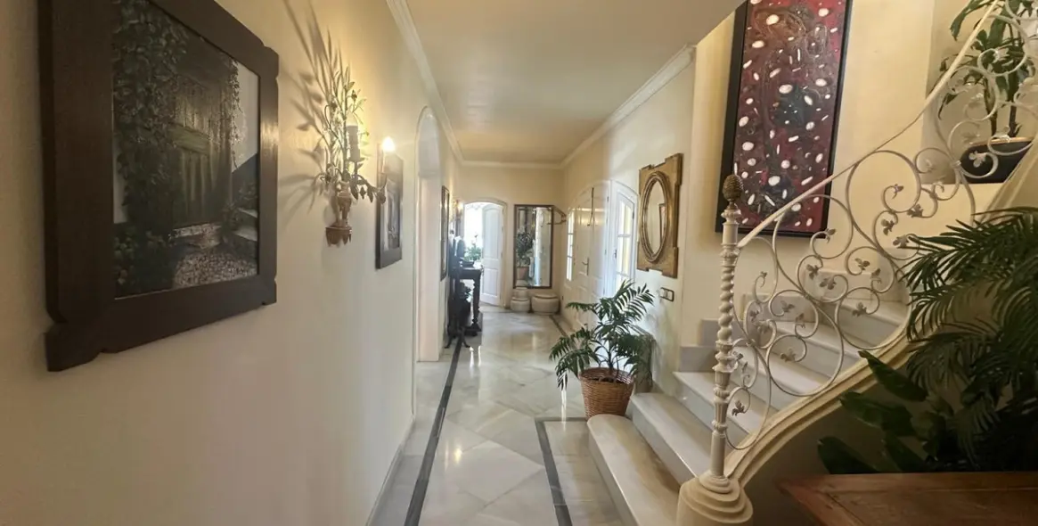 Short-term rent of detached villa in Marbella 33