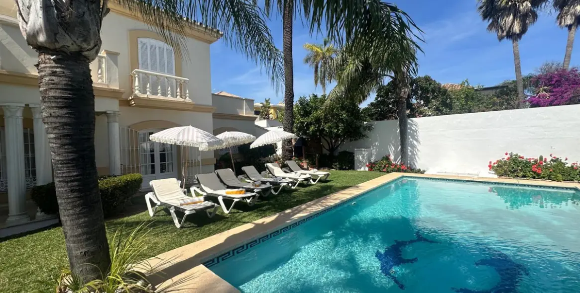 Short-term rent of detached villa in Marbella 35