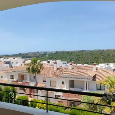 Sale of middle floor apartment in Casares Playa
