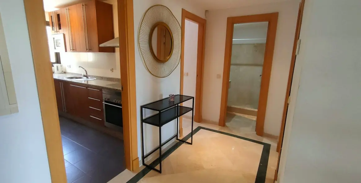 Продажа апартаментов на среднем этаже в Casares Playa 13