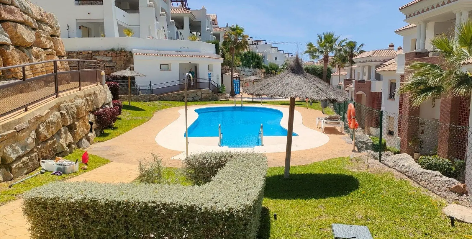 Sale of middle floor apartment in Casares Playa 3