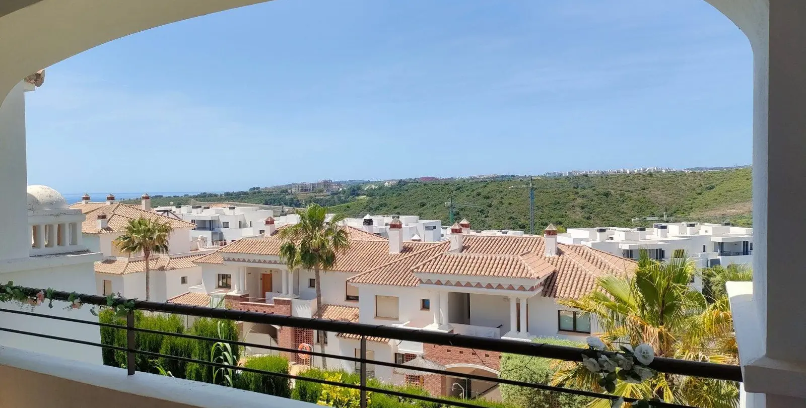 Sale of middle floor apartment in Casares Playa 5