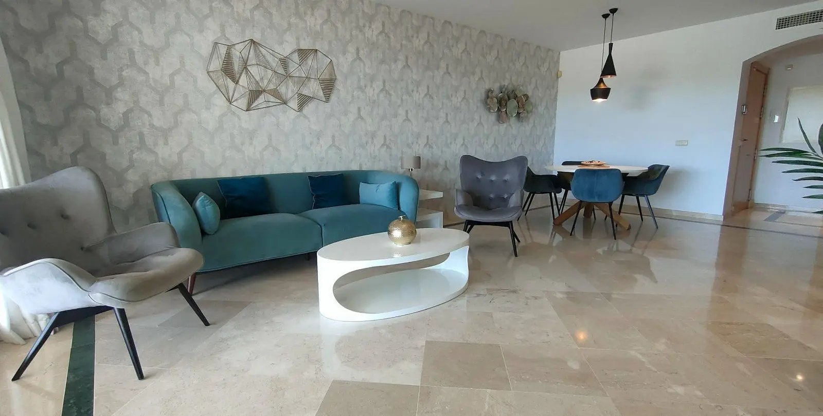 Sale of middle floor apartment in Casares Playa 9