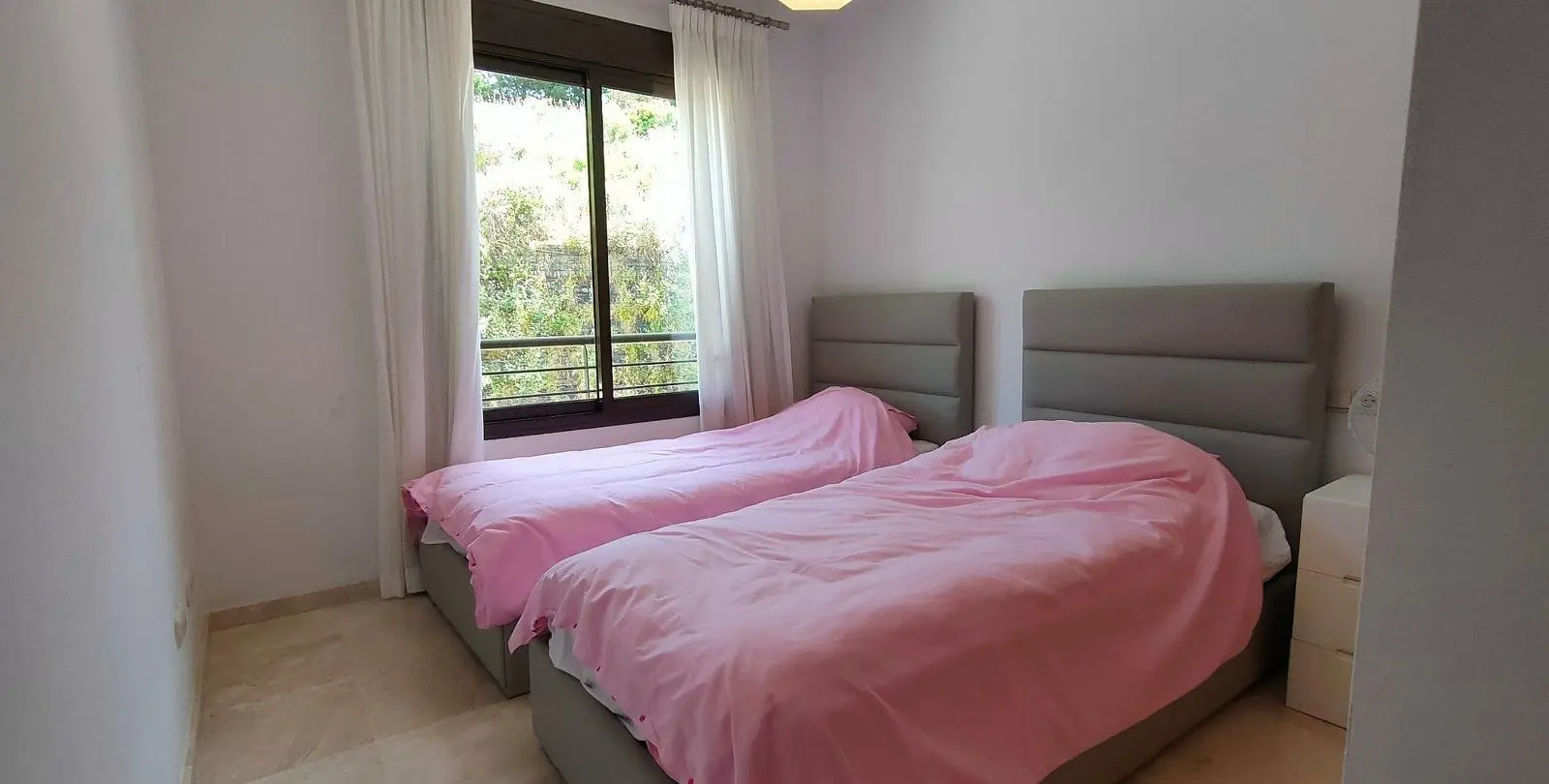 Sale of middle floor apartment in Casares Playa 18