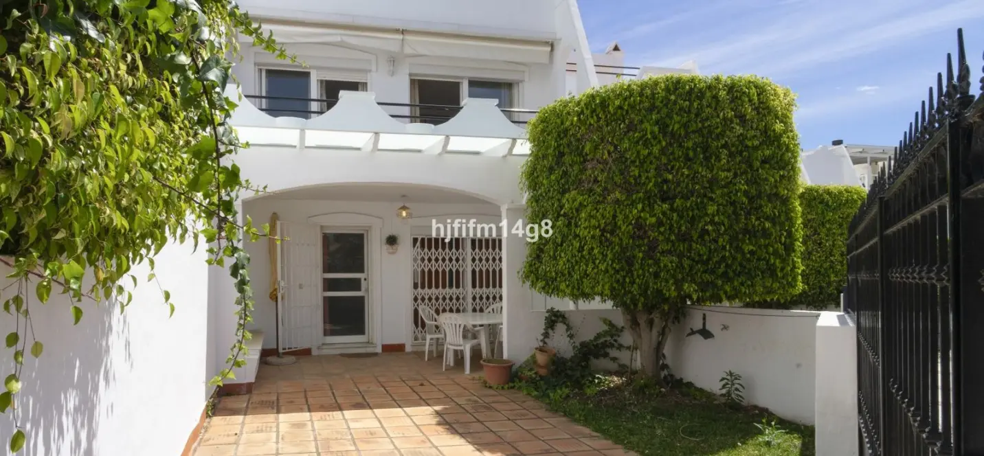 Sale of townhouse in Reserva de Marbella 0