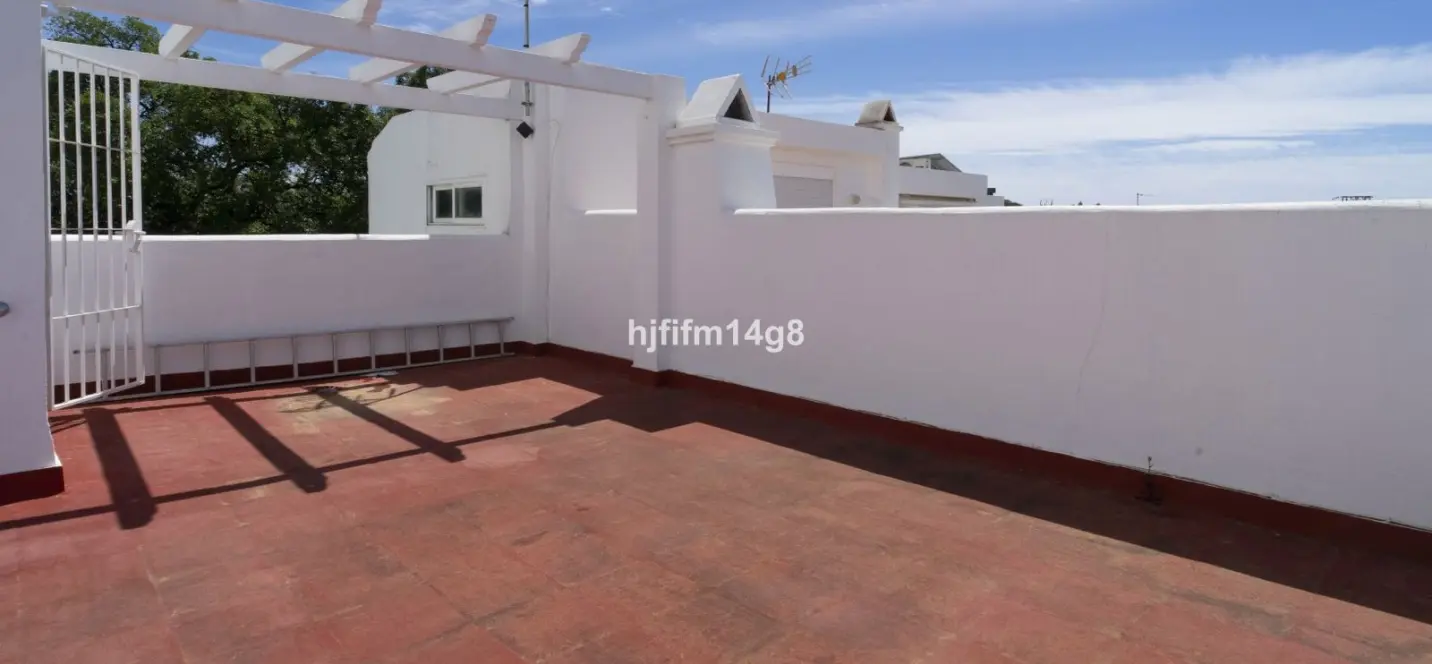 Sale of townhouse in Reserva de Marbella 4