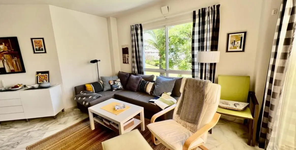 Sale of middle floor apartment in Elviria 7