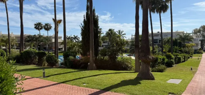 Sale of ground floor apartment in Nueva Andalucía 0