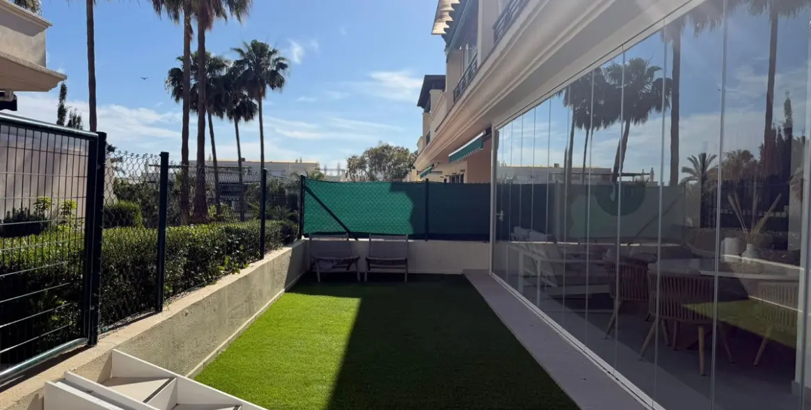 Sale of ground floor apartment in Nueva Andalucía 11