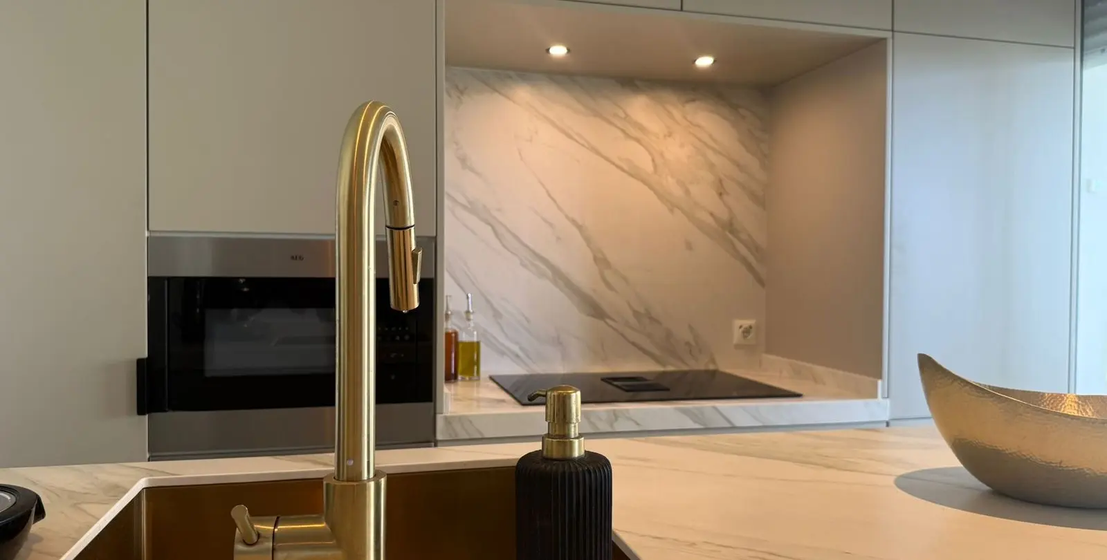 Sale of ground floor apartment in Nueva Andalucía 14