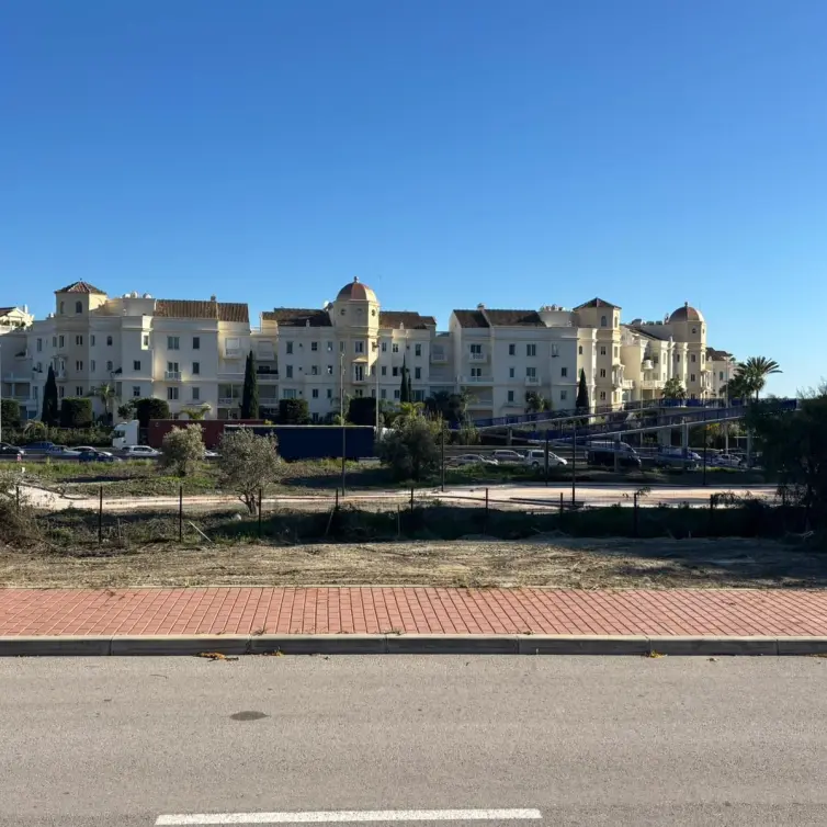Sale of residential plot in Estepona
