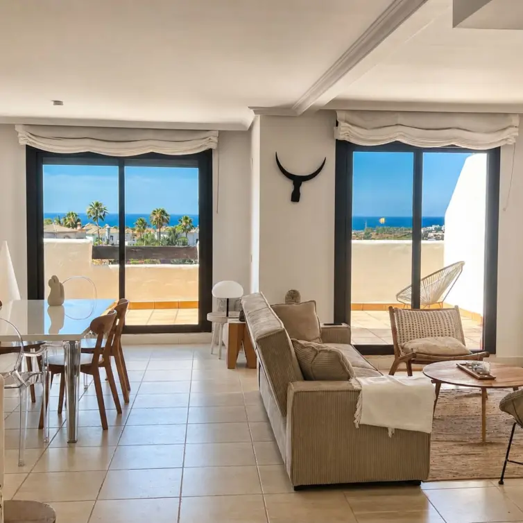 Sale of townhouse in Estepona