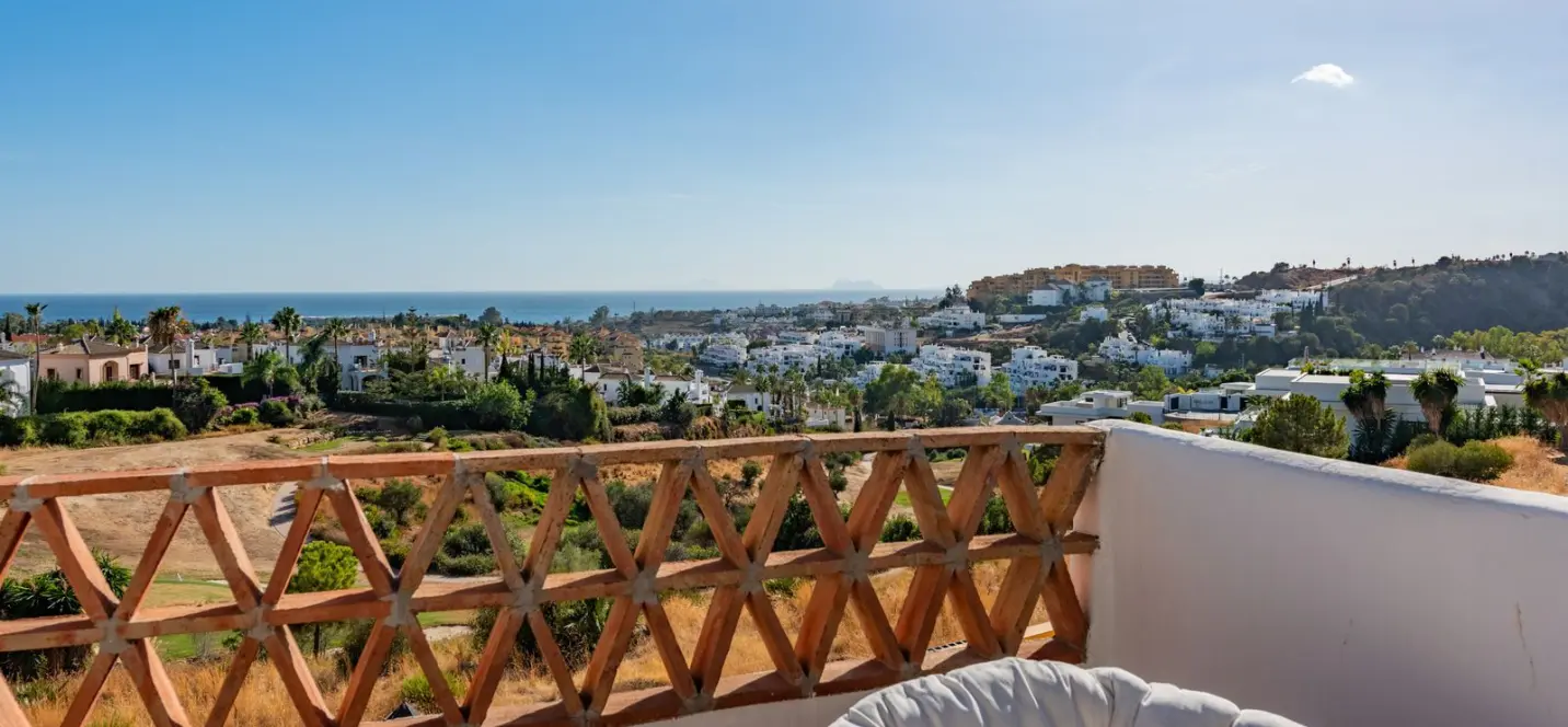 Sale of townhouse in Estepona 1