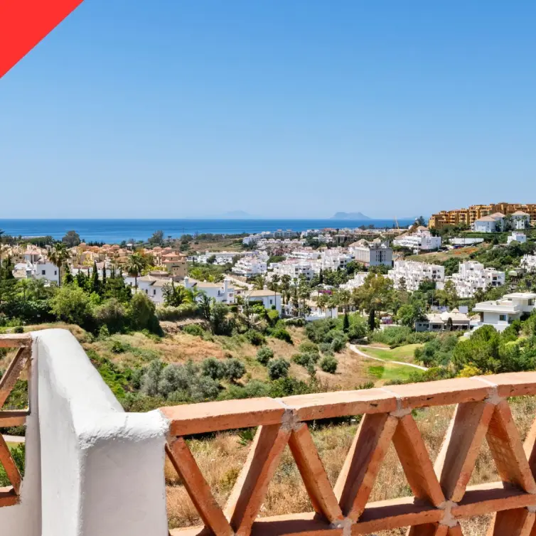 Sale of townhouse in Estepona