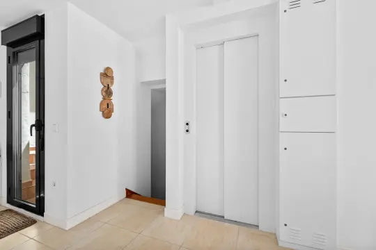 Image 6 thumb