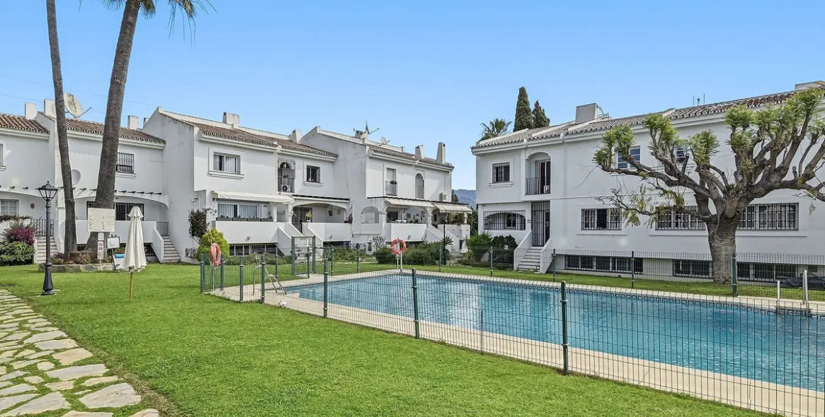 Venta de adosado en Nueva Andalucía 2